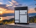 大気中の水分から農業用水を生成、サステナブルホールディングスが「完全独立型スマート農園」の実証開始