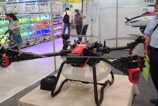 韓国では水稲栽培省力化の最終兵器、播種までできる「農業用ドローン」事情