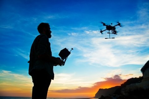 2022年6月の航空法改正を前に、ドローンを運用している農業者が知っておくべきこと