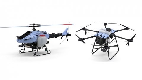 ヤマハ、自動飛行機能を搭載した新型無人ヘリ＆ドローン2機種を発表