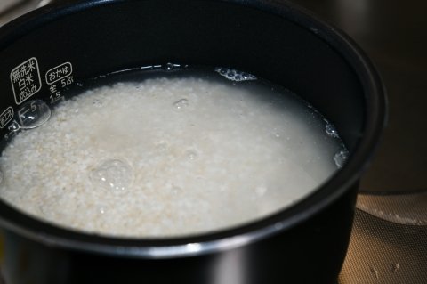炊飯器の炊飯予約、お米は何時間水につけっぱなしでもいいの？