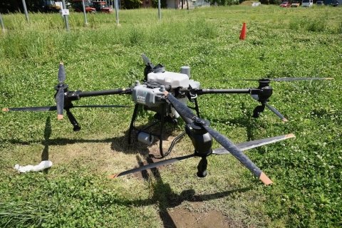 1000ℓの農薬も1日で散布! 最新農業用ドローン「DJI AGRAS T50」セキド実演会レポート