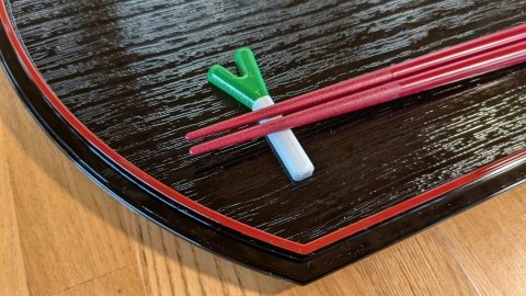 埼玉工業大学、出荷時に廃棄される「深谷ねぎ」の葉を資源化する技術を開発