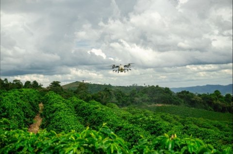DJI 、農業用ドローンの年次報告書を発表 時代は自由化・標準化・戦略的統合へ