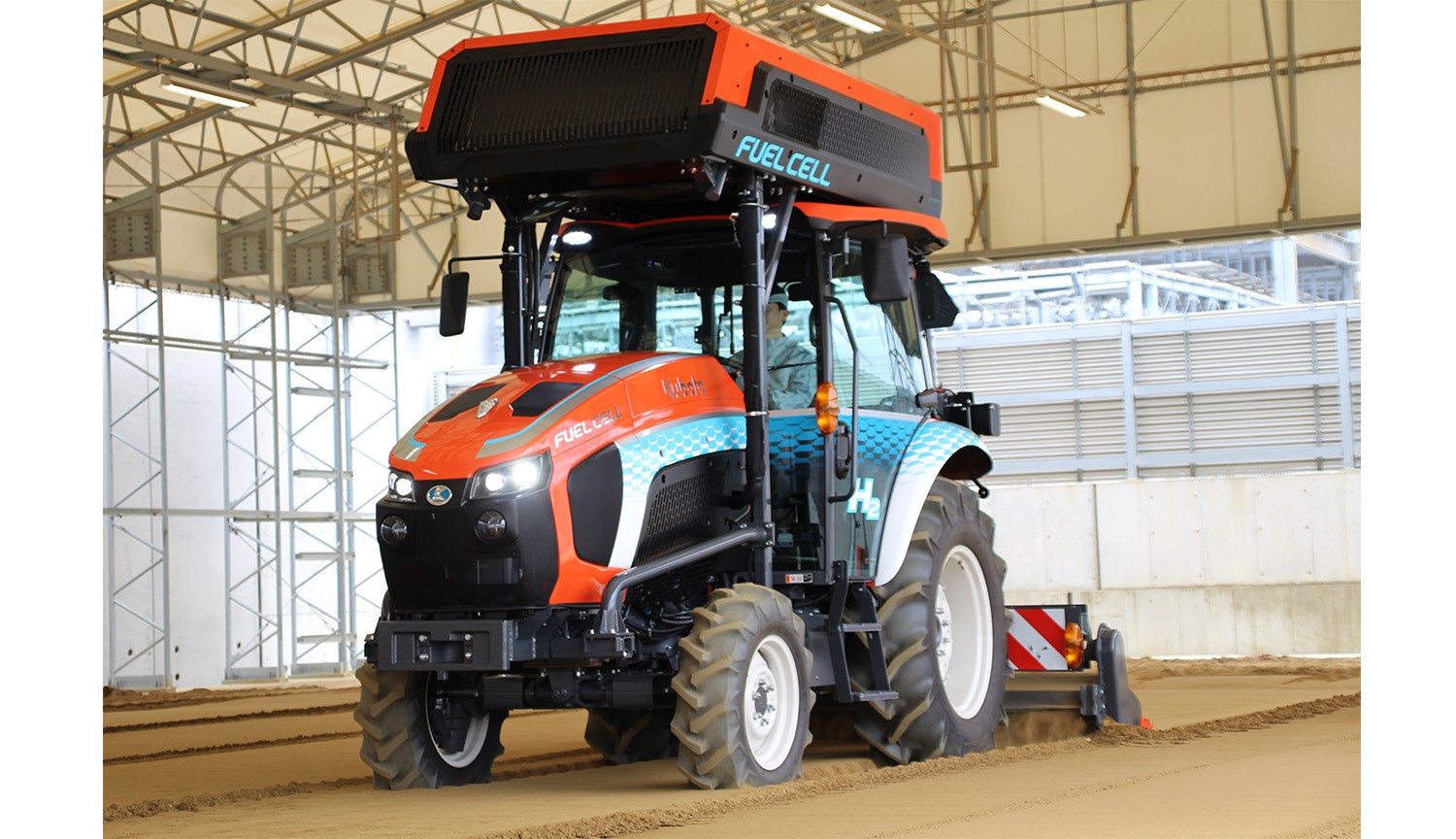 クボタ、開発中の「水素燃料電池トラクタ」試作機を初公開 | 農業とIT